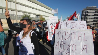 Los trabajadores de la Salud mantienen las medidas de fuerza en reclamo de mejoras salariales y de trabajo.