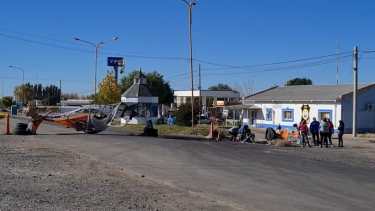 Despedidos del hospital cortan la ruta 22, en Plaza Huincul  (foto: archivo)
