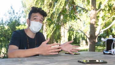 El joven enfermero dio sus primeros pasos en la profesión durante la pandemia. (Foto: Juan Thomes)