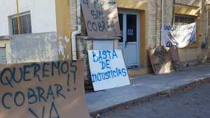 Trabajadores de La Reginense reclaman por salarios adeudados