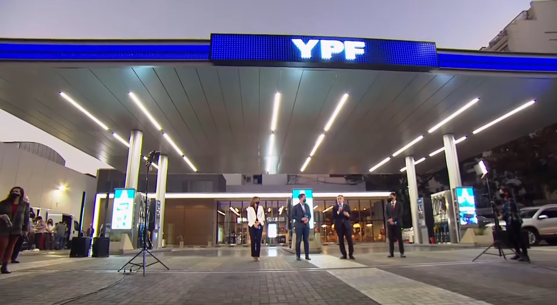 YPF presentó su nueva imagen y arquitectura de su cadena de estaciones de servicio. (Foto: gentileza)
