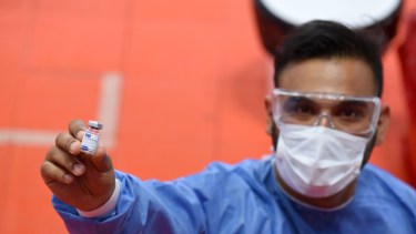 Llegaron nuevas dosis de la vacuna china a Neuquén. Foto: Florencia Salto