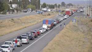 Trabajadores de Salud de Neuquén liberaron los cortes en Arroyito y Junín