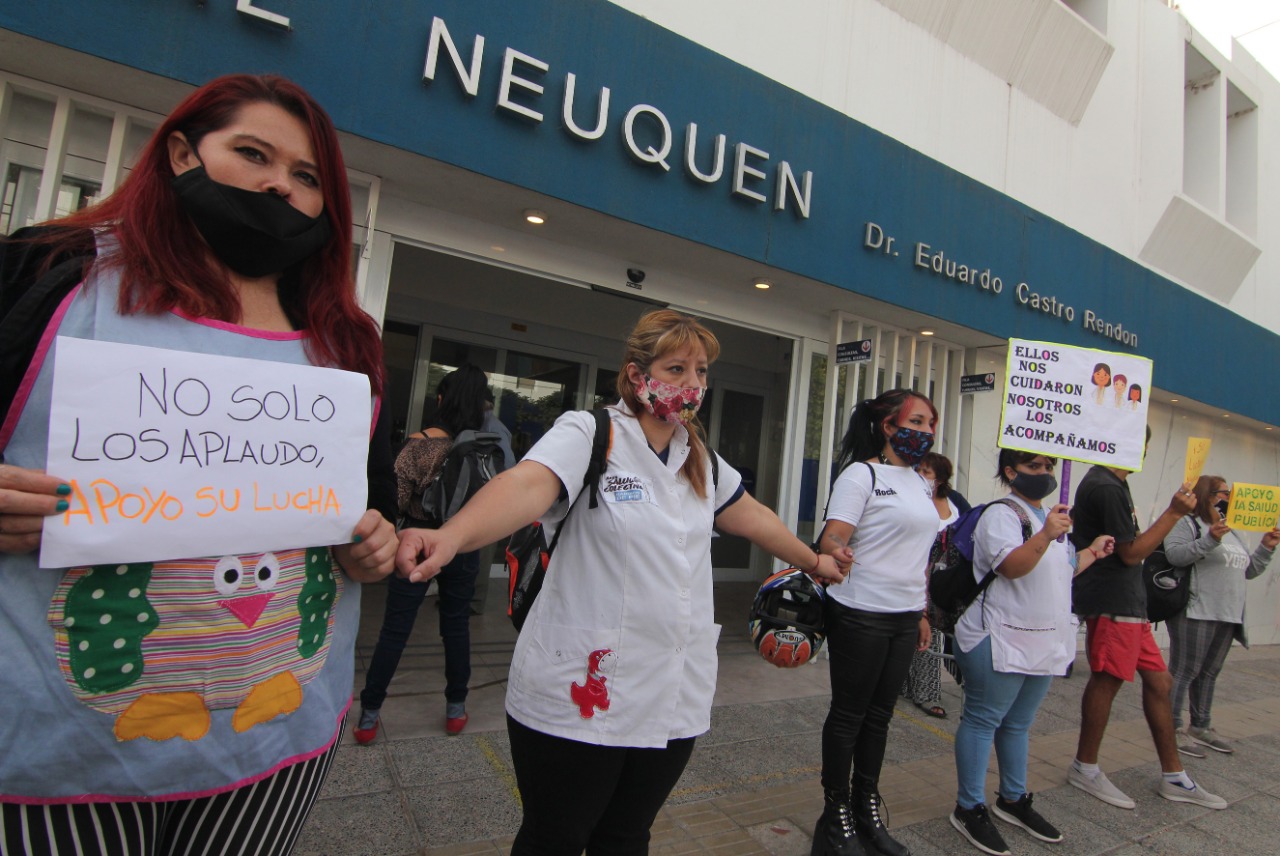 Trabajadores de la Salud de Neuquén siguen en conflicto antes de la llegada de la segunda ola de coronavirus. Foto: Oscar Livera. 