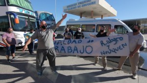 Transportistas independientes bloquean los ingresos de la ETON de Neuquén