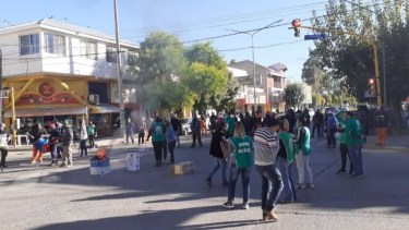 Los manifestantes ingresaron cerca de las 11 al edificio municipal. 