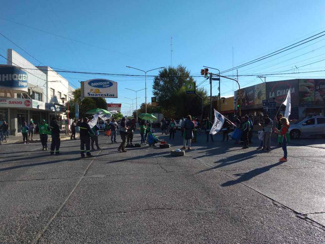 Los manifestantes van a dirigirse al municipio. Foto Gentileza.