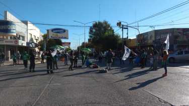Los manifestantes van a dirigirse al municipio. Foto Gentileza.