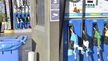 El congelamiento en el precio de los combustibles ya acumula prácticamente 8 meses de vigencia. (Yamil Regules).-