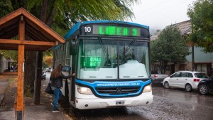 Volvió el transporte en San Martín, en Loncopué sin reservas de combustible