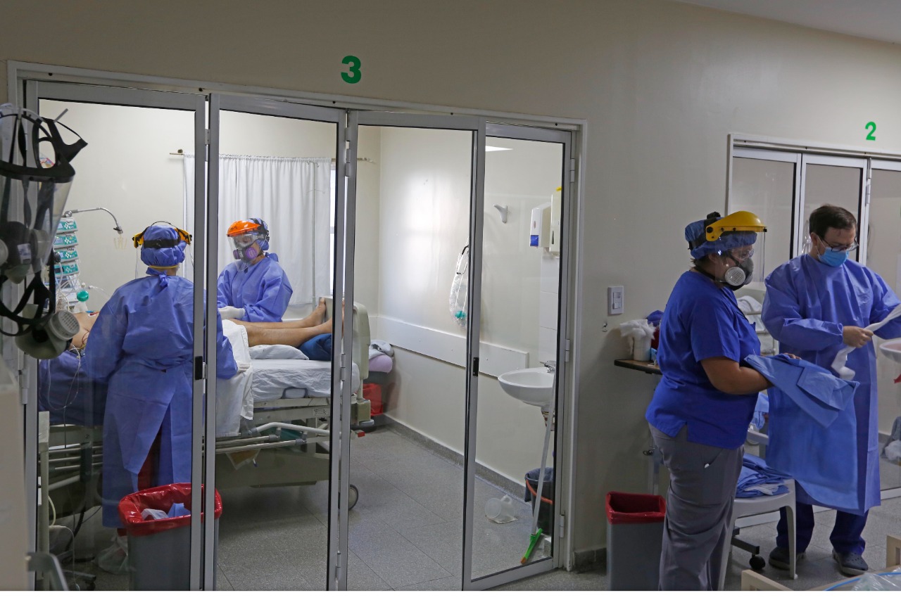 Entre un 75% y un 100% de las camas de terapia en Roca están ocupadas por pacientes con covid-19. Foto: Juan Thomes