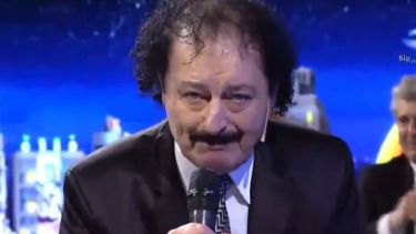 El intérprete de "Violeta" contó que le regalan moños.