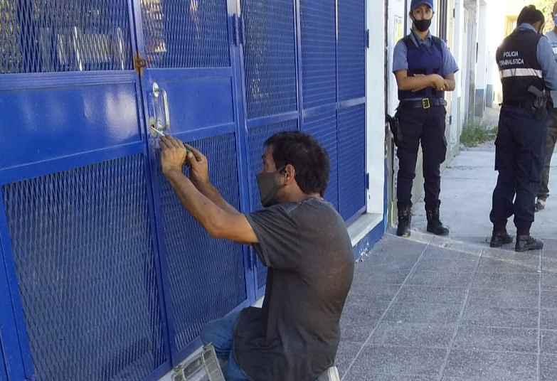 En la sede de la CTA Autónoma, tuvieron que convocar a un cerrajero para ingresar a las instalaciones. (foto: gentileza)