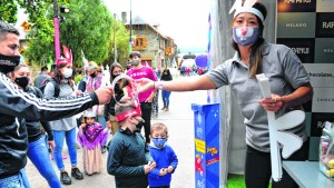 Las rutas abiertas condujeron a miles de turistas a Bariloche