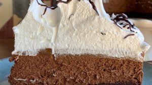 Tremenda esta torta mousse de chocolate