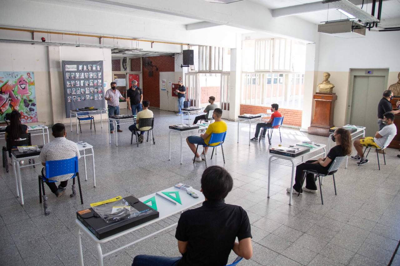 Es el primer distrito del país en tomar la decisión de eliminar los protocolos covid de las escuelas. 