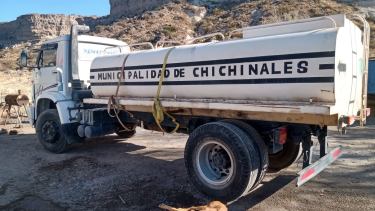 El municipio de Chichinales renueva su parque automotor con la compra de dos camiones. (Foto Néstor Salas)