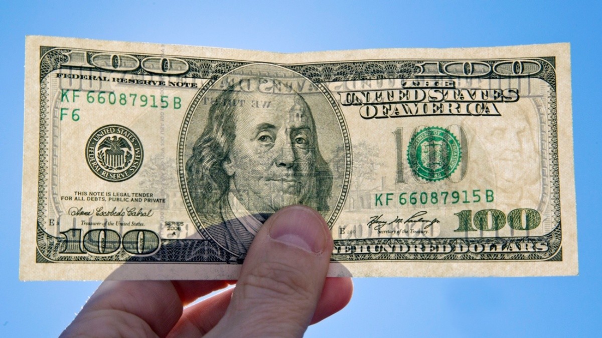 El dólar blue aumentó un peso durante el jueves. 