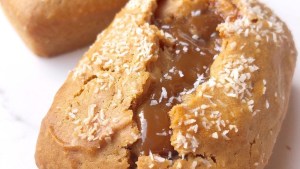 Budín de coco y dulce de leche