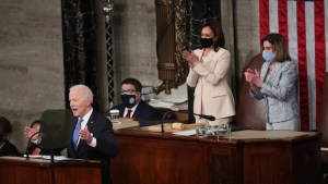 Biden tras sus primeros 100 días: «EE. UU. está avanzando de nuevo»