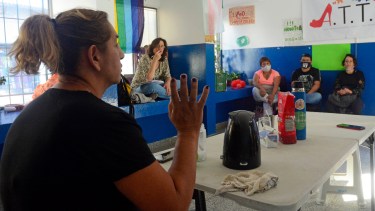 Reunión de familiares de infancias y juventudes trans de Roca. (Foto: Andrés Maripe)