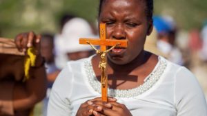 Tras el secuestro de curas, la iglesia denuncia un «descenso al infierno» de Haití