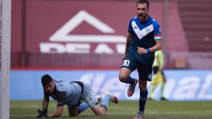 Velez le dio vuelta el partido a Lanús y es el primer clasificado a cuartos