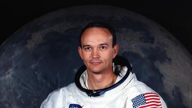 Collins se convirtió en piloto de combate y luego en piloto de pruebas para la Fuerza Aérea estadounidense.