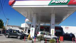 ¿Qué estaciones de servicio tienen combustible en Roca?