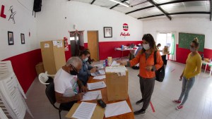 En Río Negro, la interna radical la ganó el opositor Direne