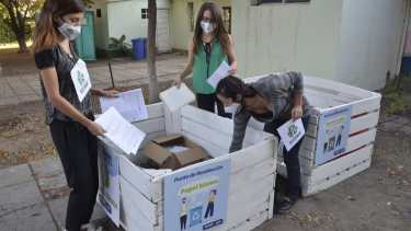 Una vez acopiado el papel, se clasifica correctamente y se vende a la recicladora. Lo recaudado será donado a comedores y protectoras de animales. (archivo Yamil Regules)