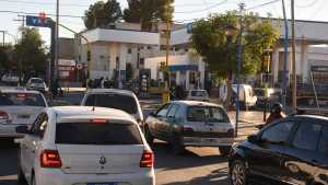 Continúa la falta de combustible y mercadería por el conflicto de Salud