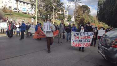 Los trabajadores de la salud cortaron la calle Moreno por algunos minutos. Foto: archivo