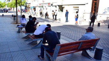 Durante la jornada de este miércoles hubo 24 personas recuperadas en Viedma: Foto Marcelo Ochoa.