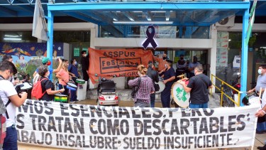 La masa salarial del 2020 en Salud se distanció del incremento general del Ejecutivo, que estuvo en el 35%. Foto : Marcelo Ochoa