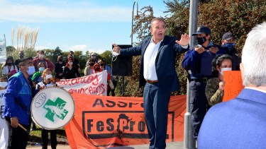 Un festejo atípico y con ánimos alterados en el cumpleaños de Viedma