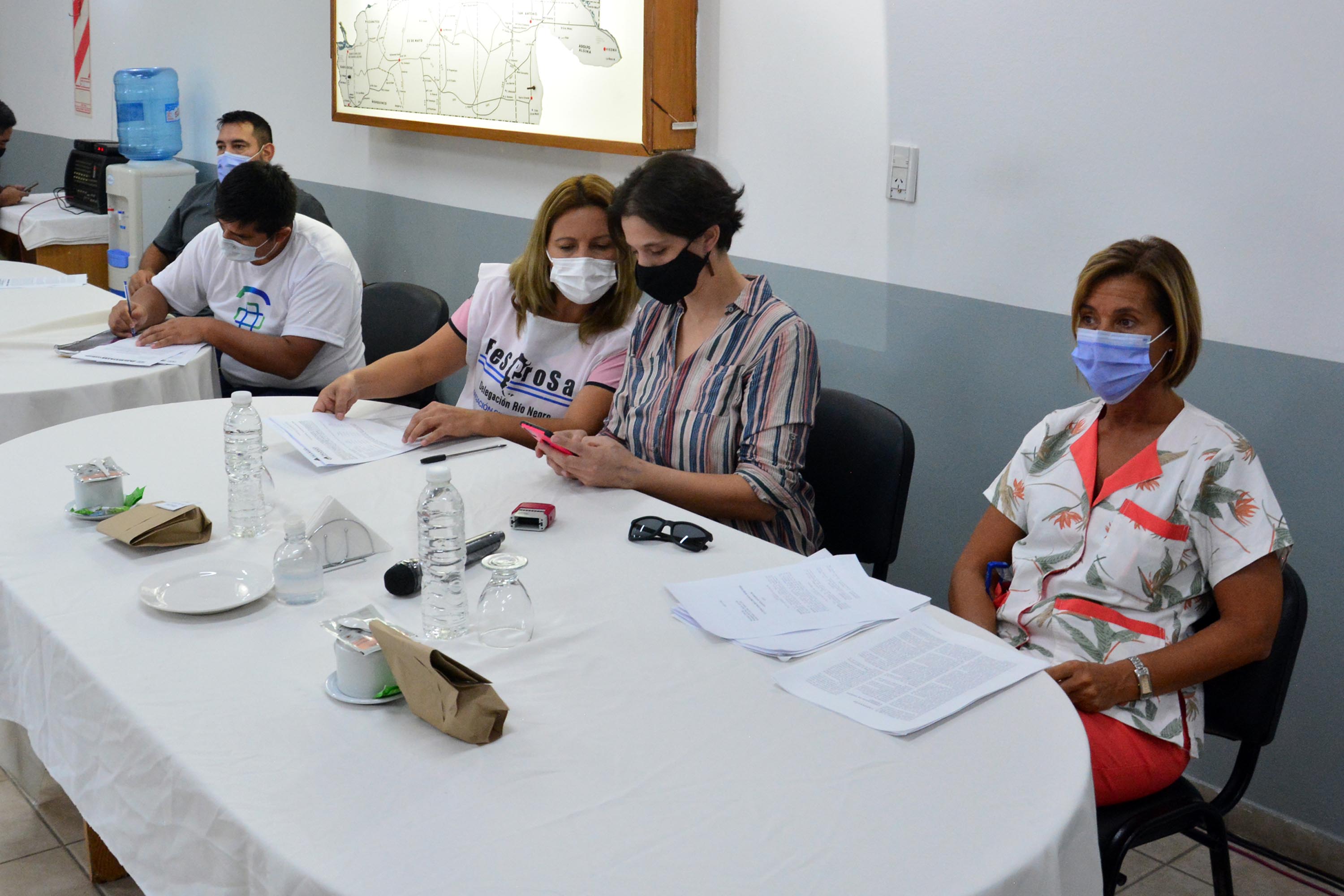 Gremios y trabajadores de la Salud se reunieron en la Secretaria de Trabajo. Foto: Marcelo Ochoa