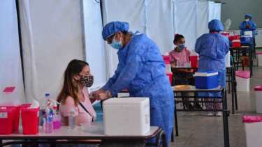 El gremio pidió mayor celeridad en el operativo de inmunización a los trabajadores de la educación.