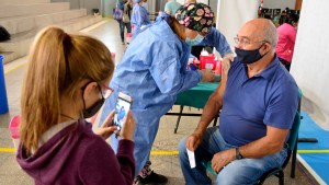 Durante el fin de semana se vacunaron a más de 1.000 adultos mayores en Viedma