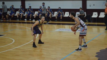 Viedma y Progre se enfrentaron en el último partido de la minisede de Lanús. Cuando volvieron, jugadores de ambos equipos presentaron síntomas. Foto: prensa Viedma 