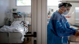Argentina registró hoy un repunte de contagios y suma más de 65 mil muertes por coronavirus