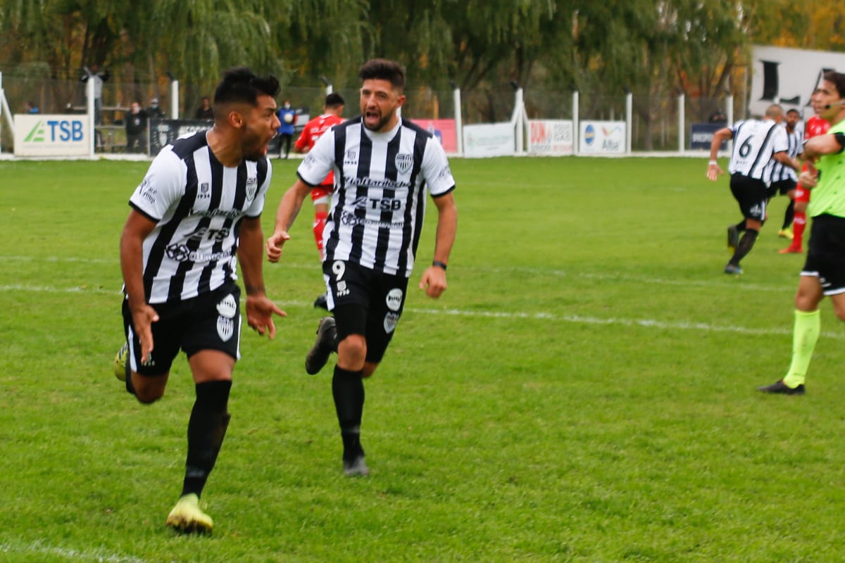 Mellado metió su quinto gol en el torneo (Foto: Juan Thomes)