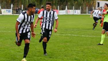 Mellado metió su quinto gol en el torneo (Foto: Juan Thomes)
