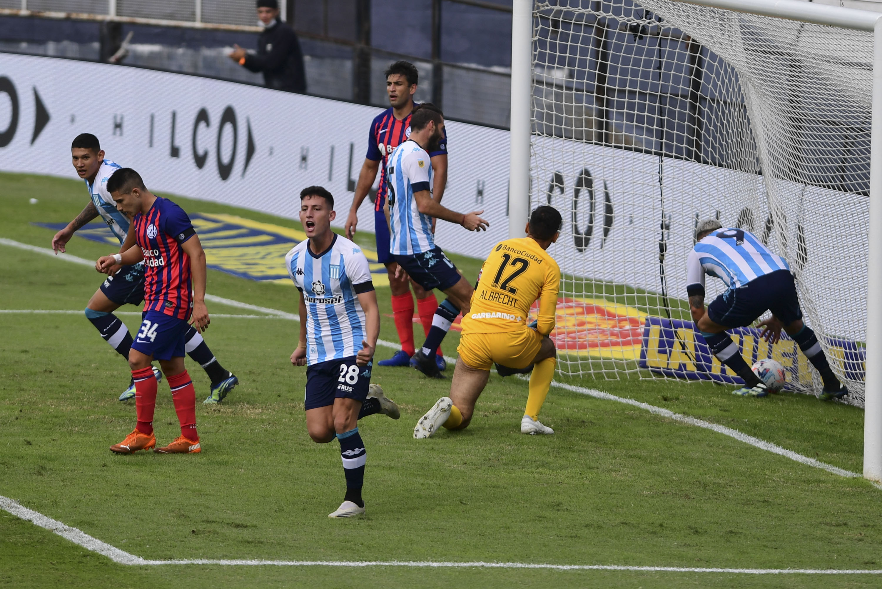 Racing le gana a San Lorenzo con gol de Chancalay, por última fecha de la fase regular de la Copa de la Liga Profesional. 
Foto: Maximiliano Luna/Télam/AA