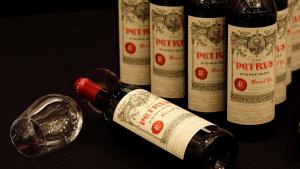 Luego de un año en el Espacio esperan que un vino añejado se venda en un millón de dólares