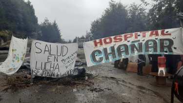 Hoy se cumplen 22 días del corte de autoconvocados en Villa la Angostura. (Gentileza).-