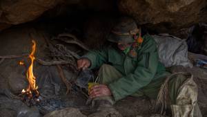 El criancero que se refugió en una cueva por el temporal: «Pensé que me buscaban a mí, pero iban a rescatar a unos turistas»