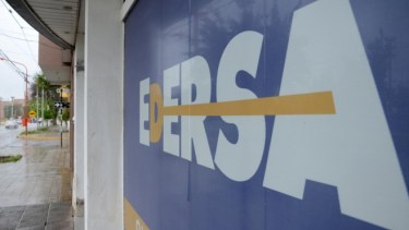 Sin luz en pleno centro de Roca tras un corte de energía eléctrica