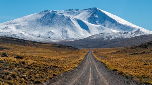 Viaje al norte neuquino: volcanes y cerros nevados en rutas inolvidables