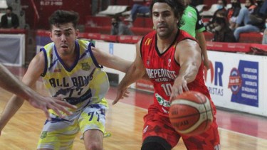 Lucas Romera, base del Rojo y uno de los titulares en el conjunto neuquino. Foto: Oscar Livera. 